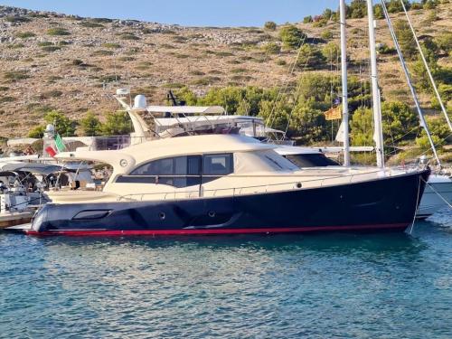 Mochi craft mochi 64 dolphin cruiser