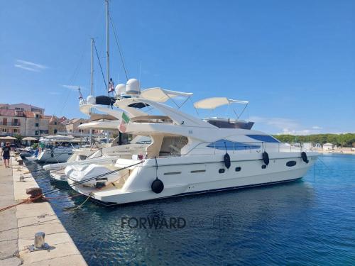 Ferretti yachts ferretti 620