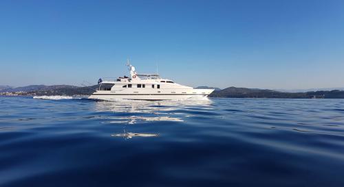 Azimut 90