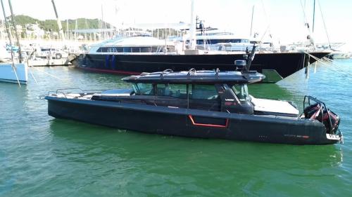 Axopar brabus marine shadow 1200 xc