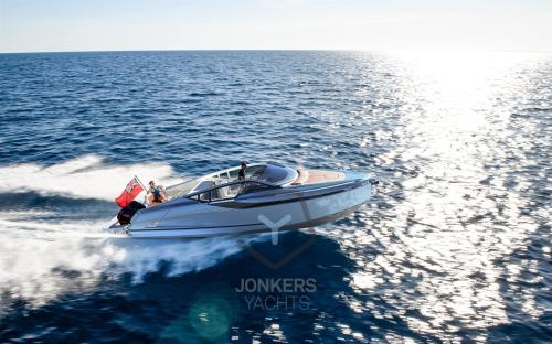 Fairline f-line 33 outboard