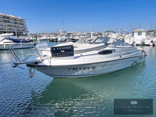 Chaparral 195 cuddy cabin ebbtide