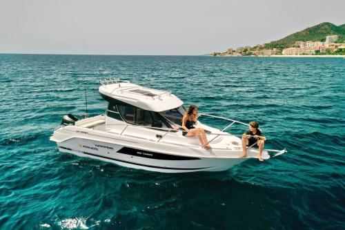 b2 marine Cap ferret 228 touring