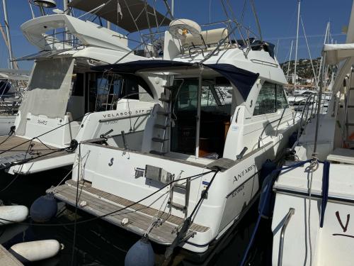 beneteau Antares 9.80